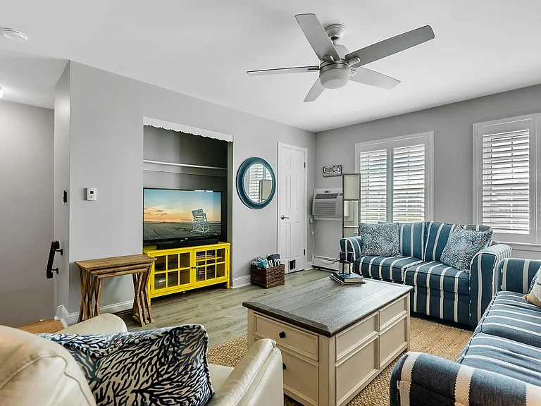 3562 Simpson Ave #2 — Photo 6