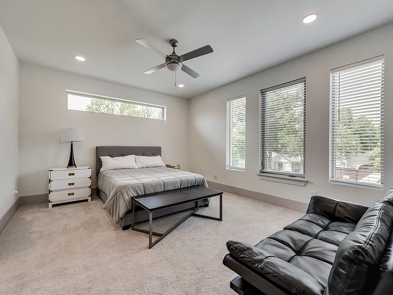 4528 W Amherst Ave — Photo 34