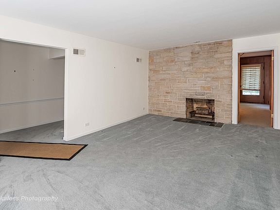 3rd image of 443 Blackstone Ave