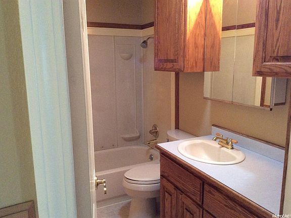 5th image of 308 Olive Ct