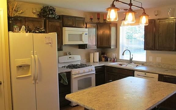 2nd image of 438 Sweetbriar Dr