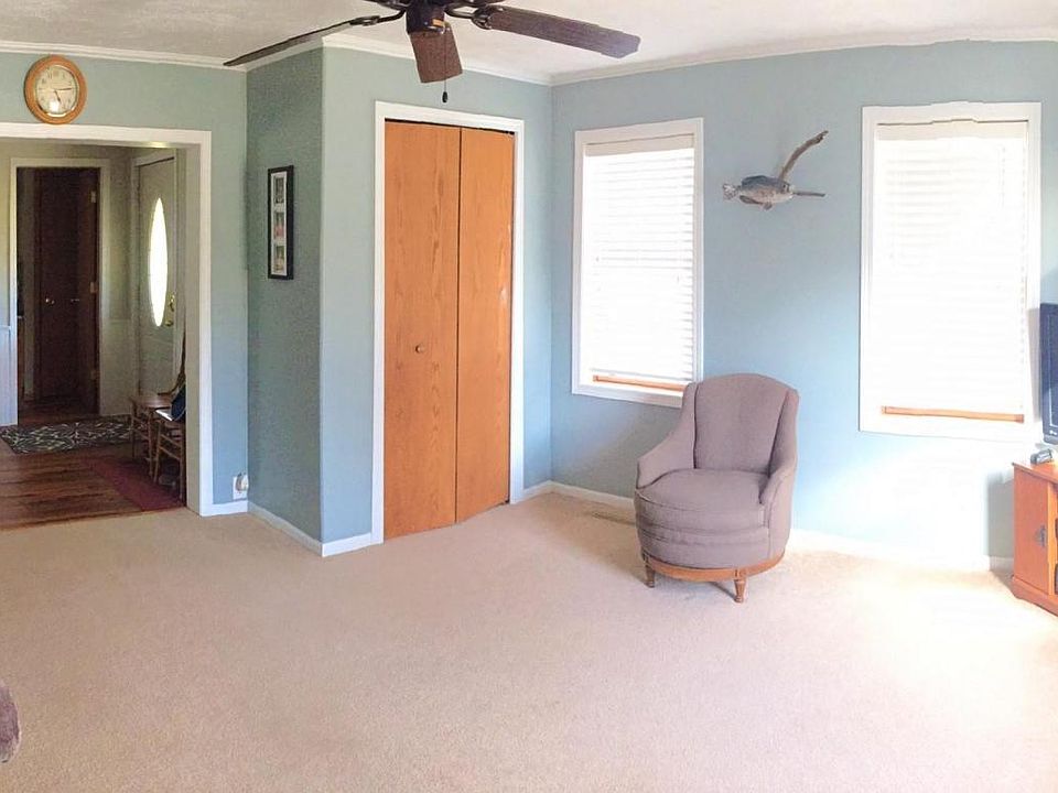 2nd image of 2200 Arch Rd