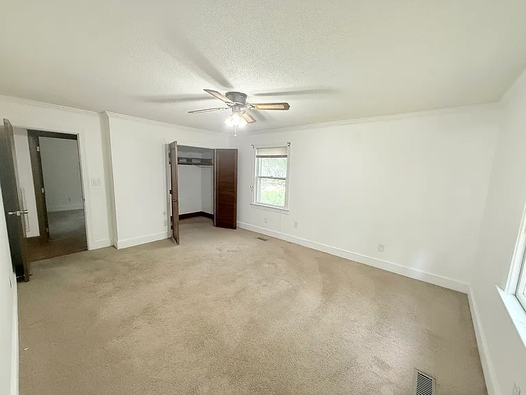 1493 Foxhall Dr — Photo 16