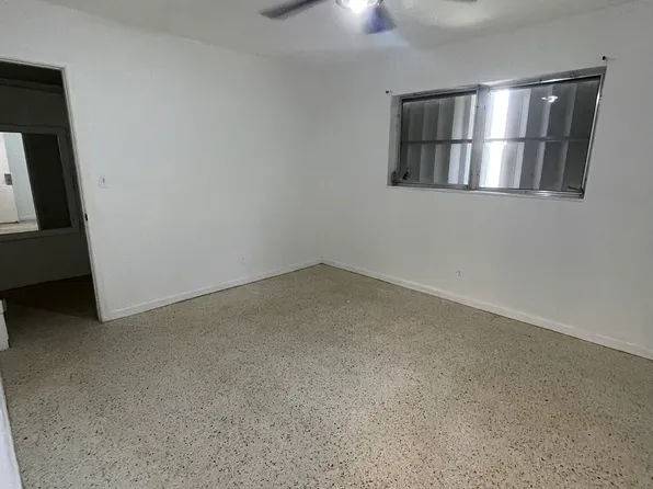 5738 Lincoln St #B, Hollywood, FL 33021
