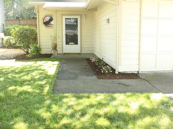 2nd image of 15921 NE 40th Way #3A