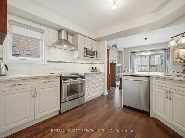 5480 Glen Erin Dr #73, Mississauga, ON L5M 5R3