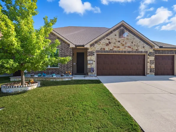 2121 Loreto Dr, Fort Worth, TX 76177