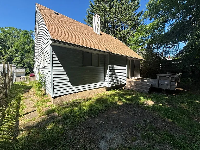 717 Jefferson Rd — Photo 4