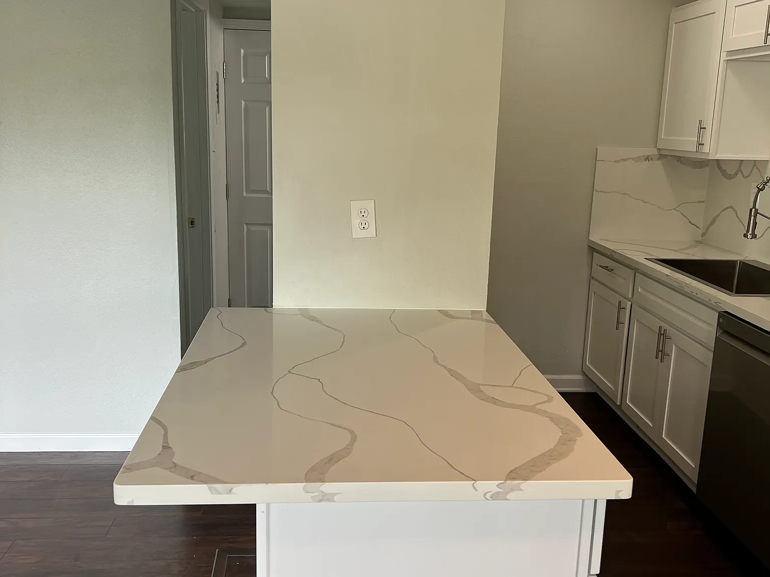 1 bed, 860 sqft, $1,595 — Photo 4