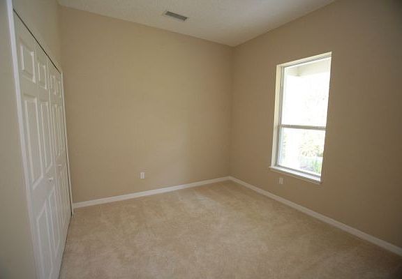 2nd image of 19 N Park Ln