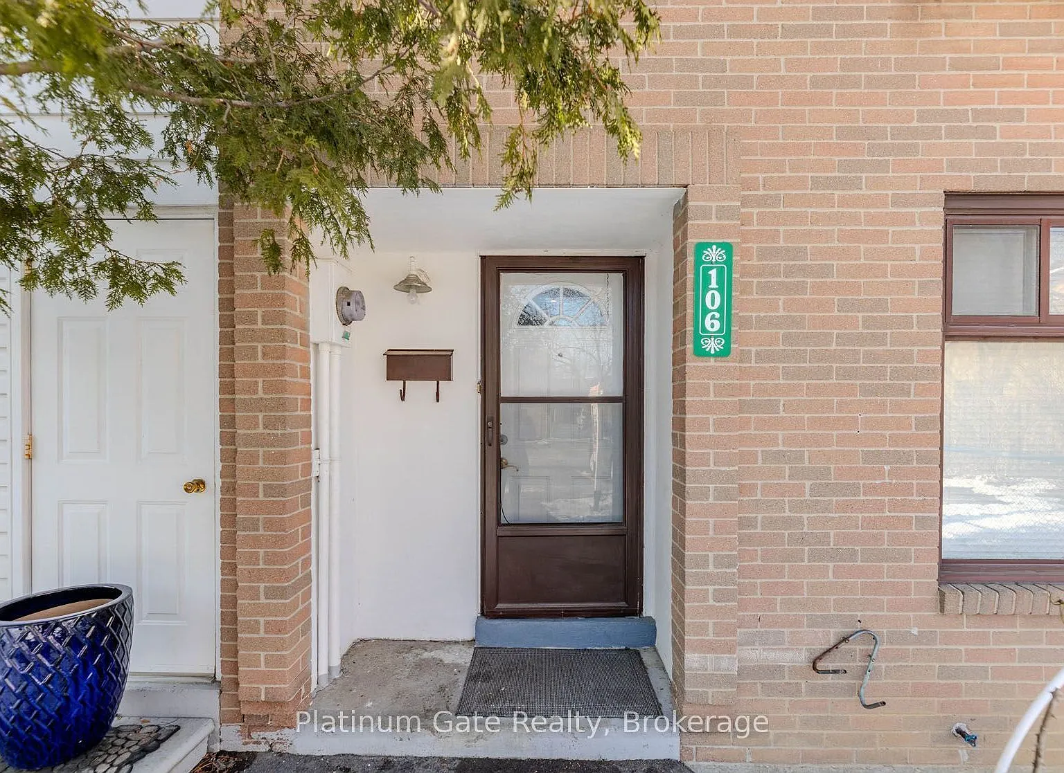 4 bed, $3,500 — Photo 1