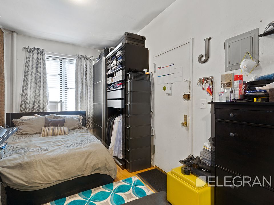 1st image of 250 W 20th St APT 1FW