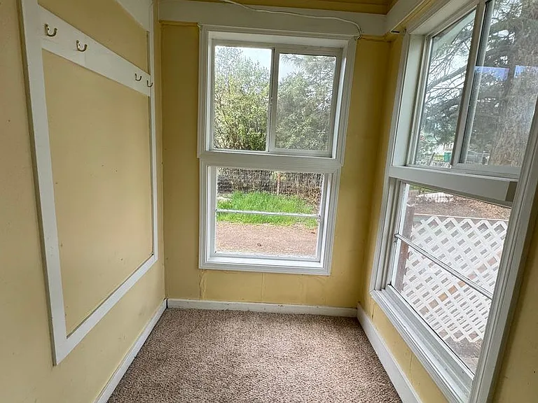 326 Torrey St — Photo 4