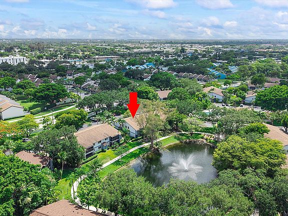 3rd image of 2705 S OAKLAND FOREST Drive #104