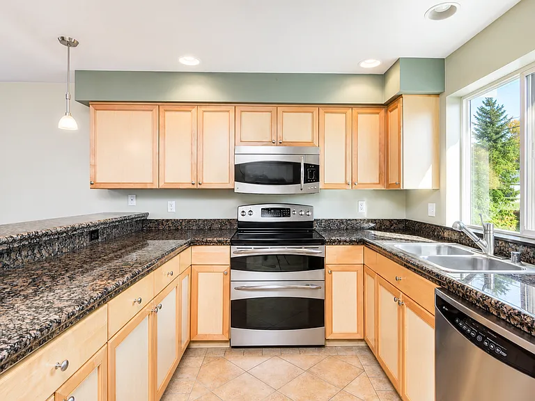 5622 Fauntleroy Way SW #B — Photo 5
