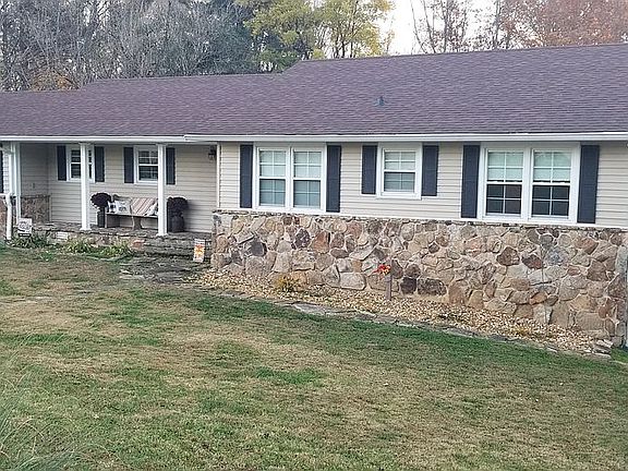 2nd image of 451 Julia Dr