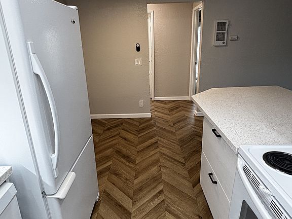 5th image of 280 H St