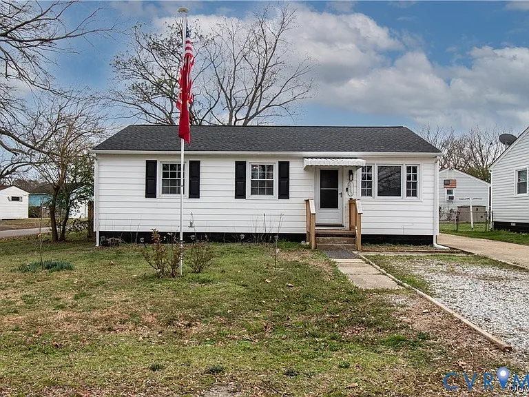 2500 Lee St — Photo 2