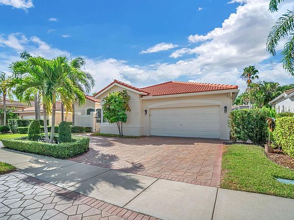 2nd image of 2577 Jardin Court