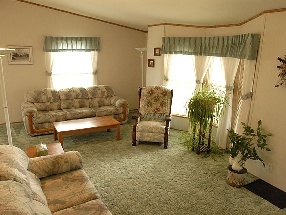 5th image of 204 12th St NE