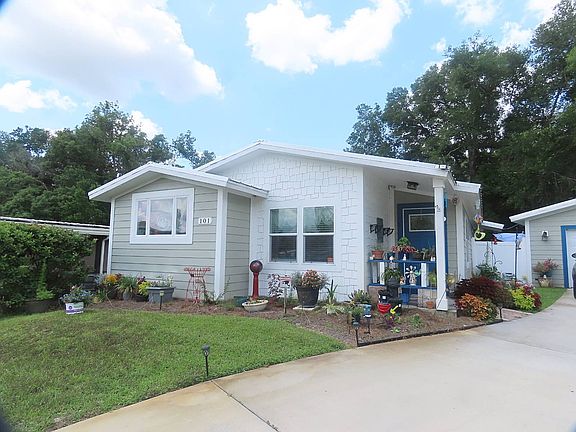 3rd image of 101 Willow Dr