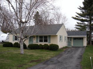 6 Lincoln Ln, Plattsburgh, NY 12901