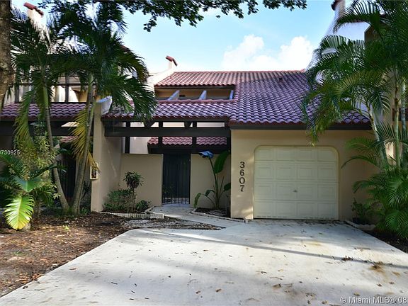 3rd image of 3607 Estepona Ave #D-26