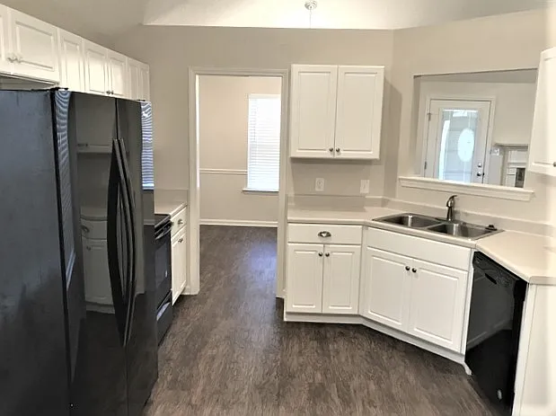 13 Sweetwater Ln — Photo 2