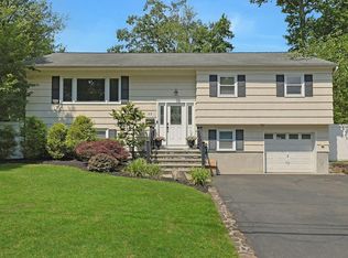 22 Judith St, Nanuet, NY 10954
