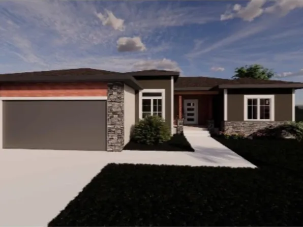 807 Woodside Dr, Marshalltown, IA 50158