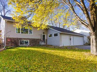 2505 W Costello Rd, Sioux Falls, SD 57105