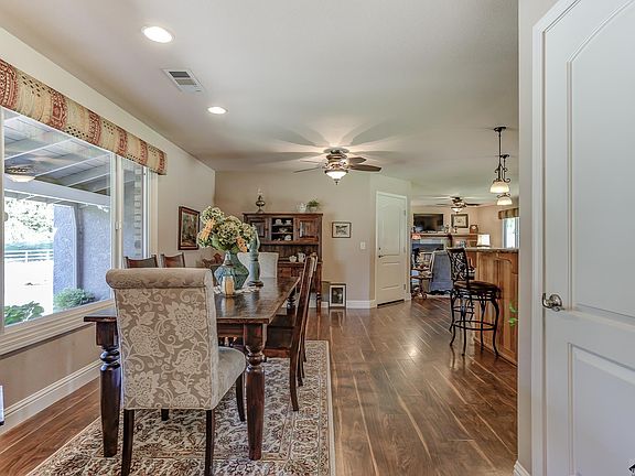 4th image of 21935 Parkway Dr