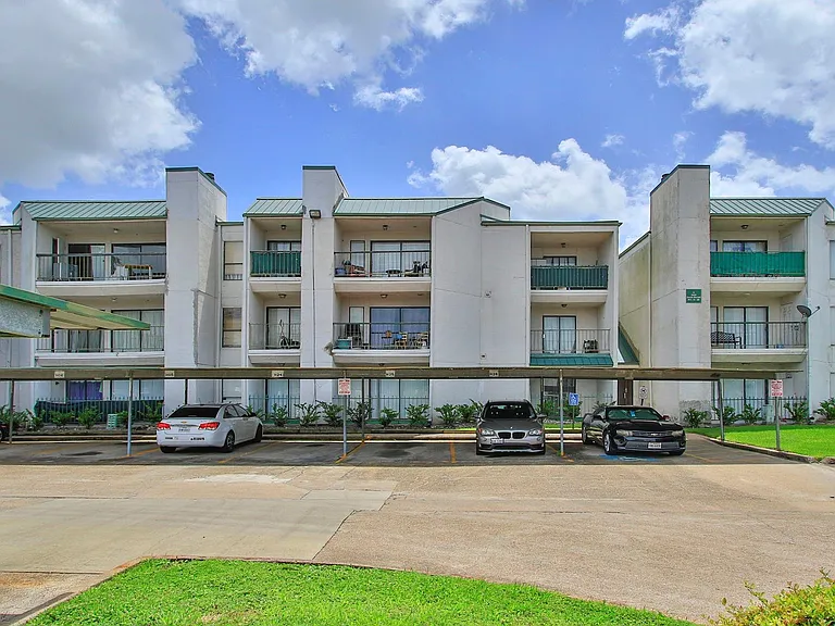 2822 S Bartell Dr #6 — Photo 1