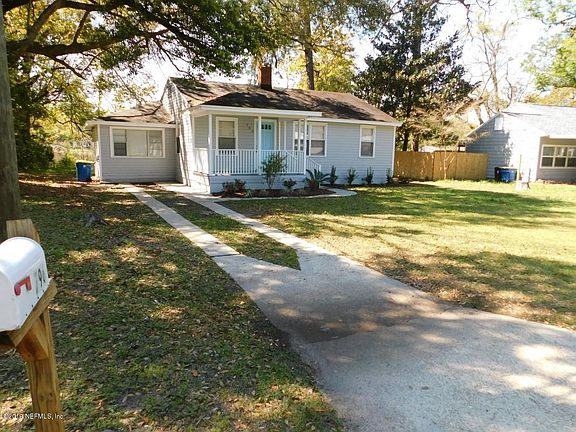 2nd image of 796 Gardenia Ln