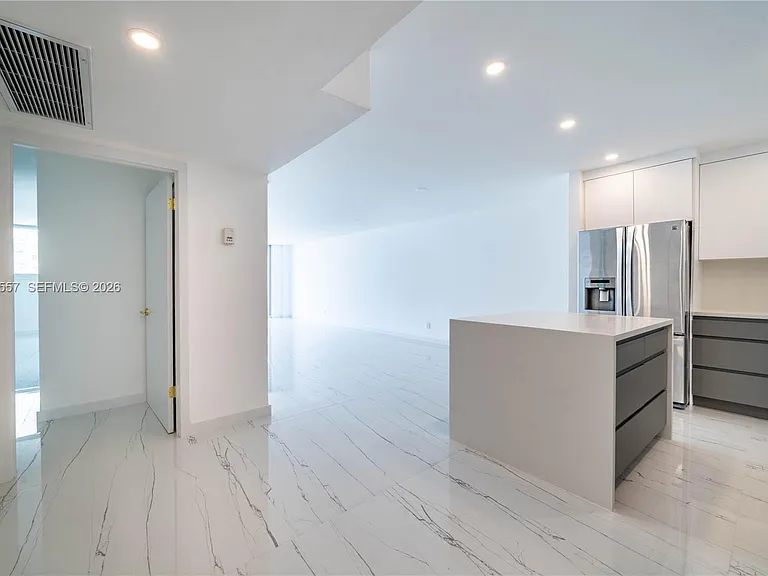 19380 Collins Ave #1105 — Photo 8
