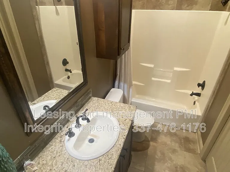 330 Dunvegan Ct — Photo 19