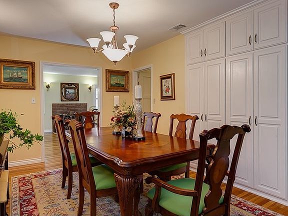 Formal Dining Room 