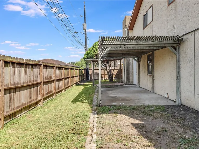 11205 Willowood Creek Dr #C — Photo 31