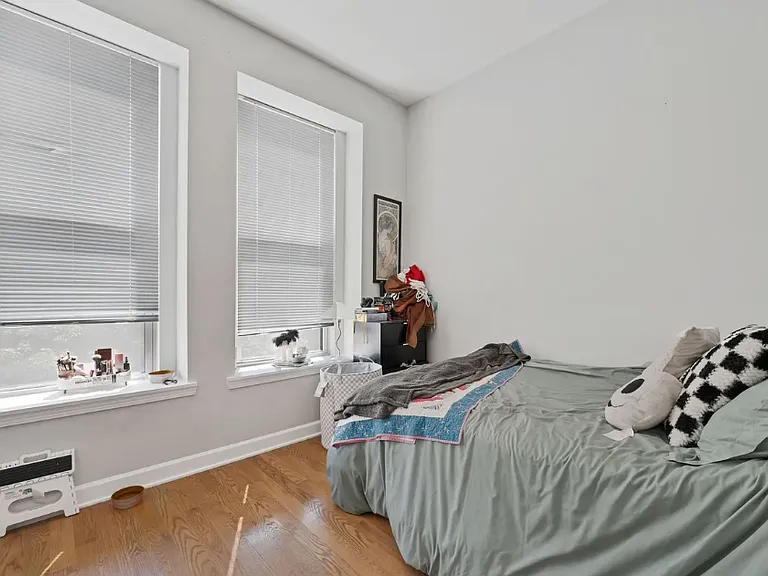 1930 N Damen Ave #3F — Photo 6