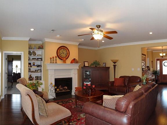 2nd image of 3803 Cedar Creek Dr