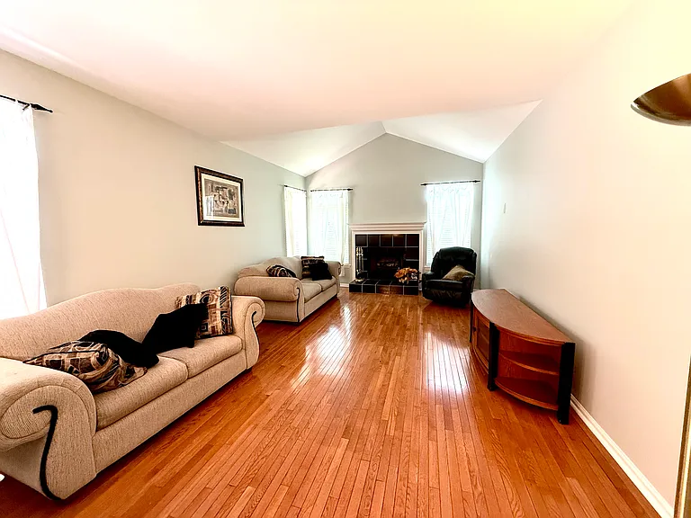 16 Goldfinch Rd — Photo 7
