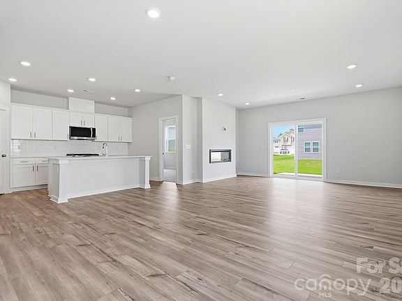 4th image of 808 Hallman Branch Ln