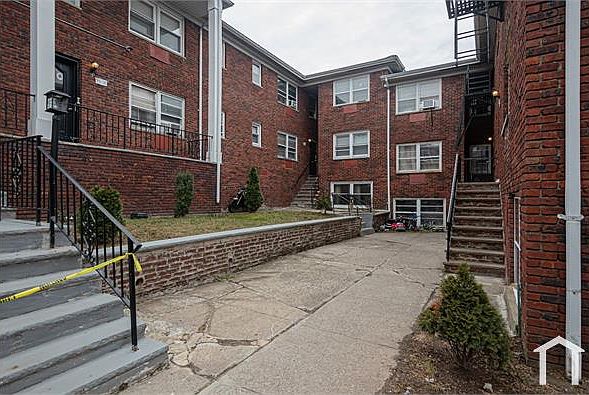 1st image of 479 Roseville Ave #30
