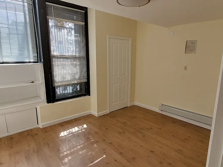 295 Graham Ave #1 — Photo 11