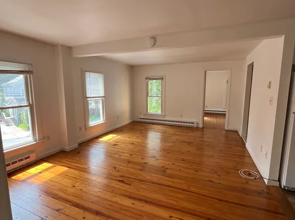 8 N Front St, New Paltz, NY 12561