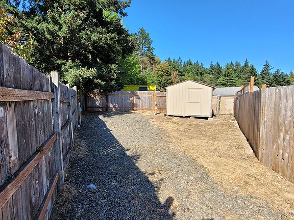 5th image of 340 Hill Ct #C