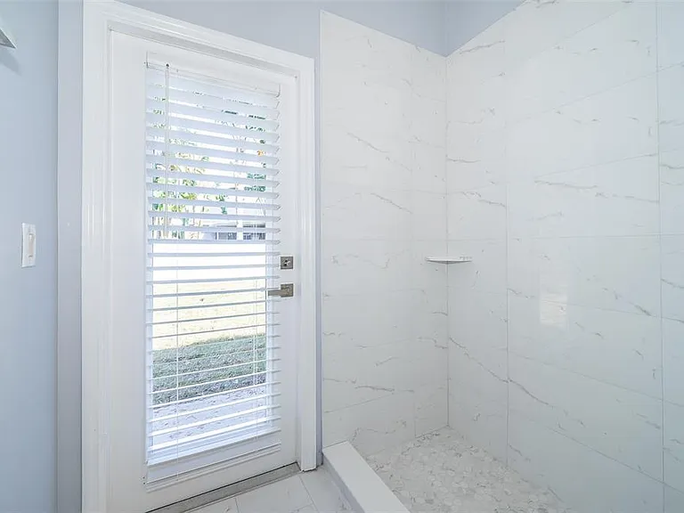 8119 Lake Crowell Cir — Photo 33