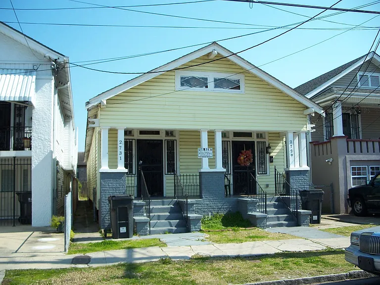 2731 Bruxelles St — Photo 1