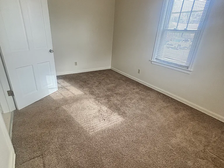 142 N Riverview Dr #1 — Photo 11