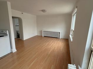 16 Church St E #11, Brampton, ON L6V 1E9